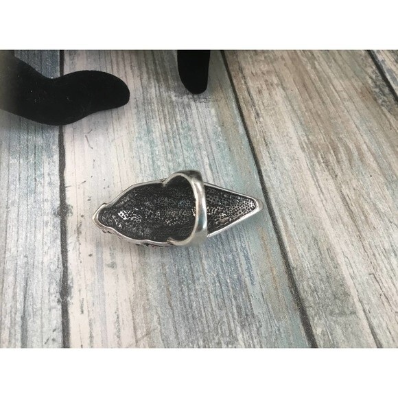 Large Silver Rhinestone Ring 7 1/2 - Picture 3 of 5